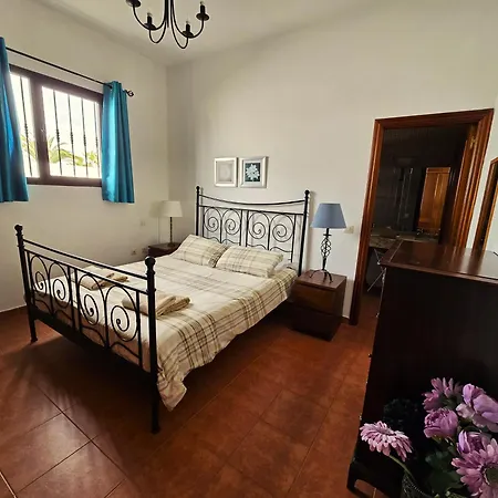 Casa Georgiana, Playa Blanca, Private Heated Pool Коста Бланка